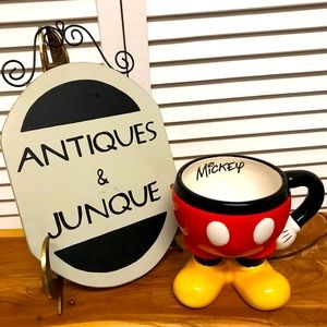 VTG(1968 -now) Disney Parks Coffee/Tea mug Mickey Mouse Icon Body Signature